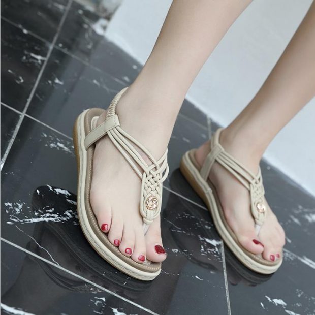 women flat sandals