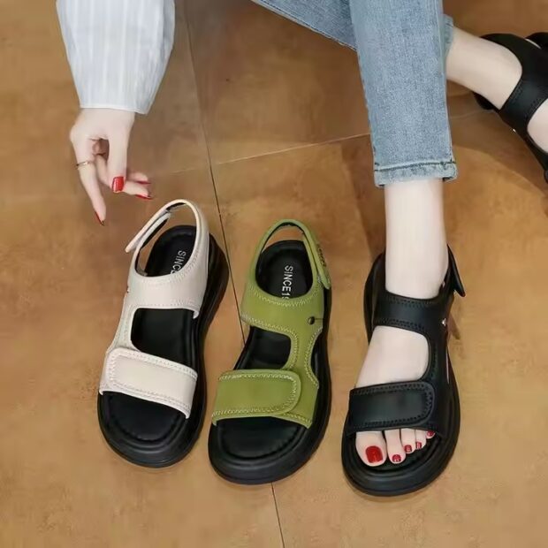 Fashion anti-slip casual women sandals with open-toe design and flat sole for summer comfort.