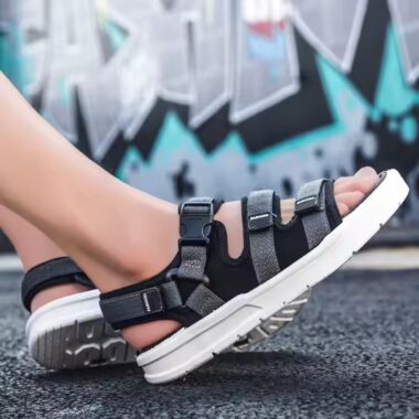 Trendy Outdoor Summer Men Sandals for Students