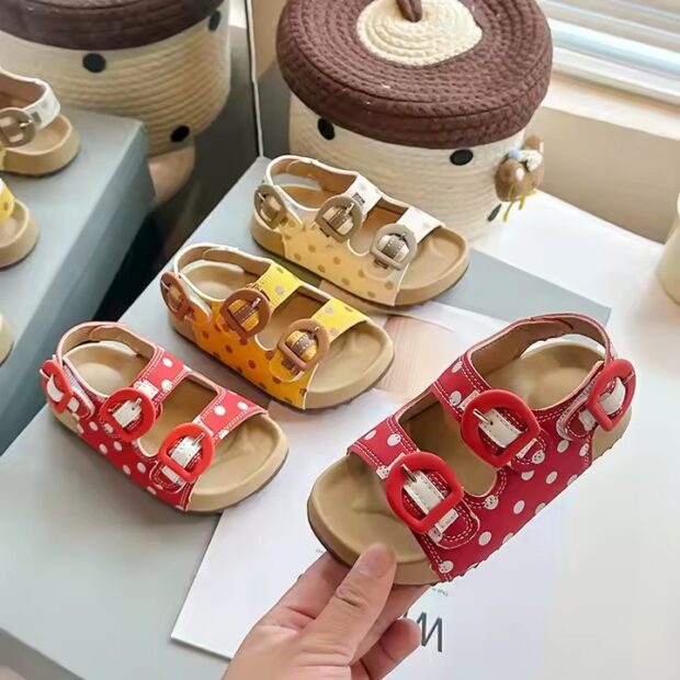 Unisex summer kids sandals in vibrant colors with breathable straps and anti-slip sole.