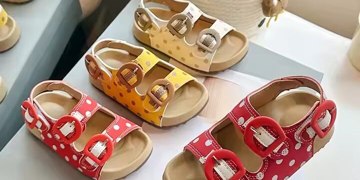 Unisex summer kids sandals in vibrant colors with breathable straps and anti-slip sole.