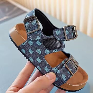 Unisex summer kids sandals in vibrant colors with breathable straps and anti-slip sole.