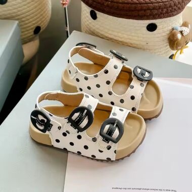 Unisex summer kids sandals in vibrant colors with breathable straps and anti-slip sole.