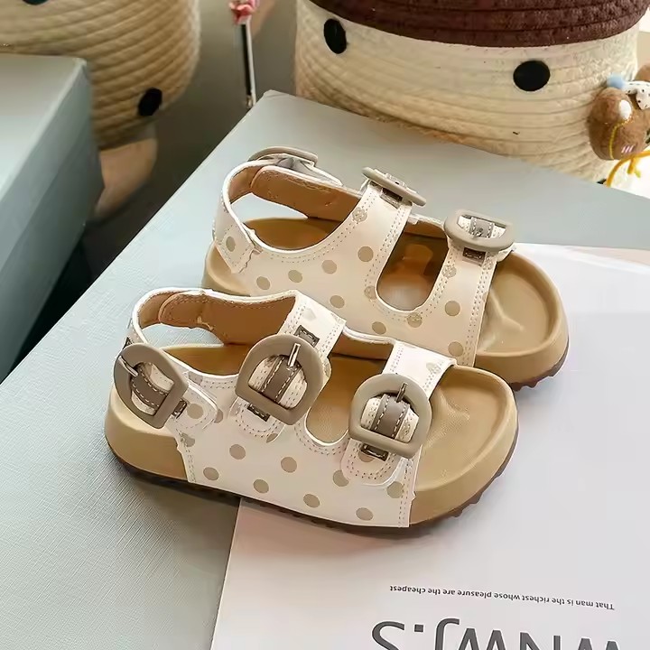 Unisex summer kids sandals in vibrant colors with breathable straps and anti-slip sole.