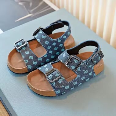 Unisex summer kids sandals in vibrant colors with breathable straps and anti-slip sole.