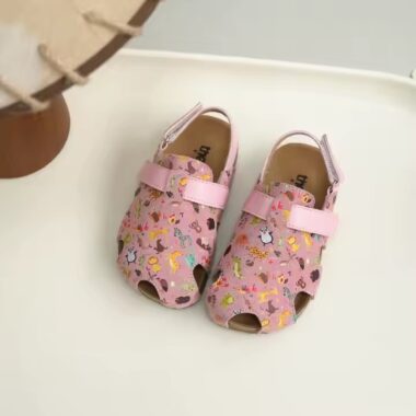 Trendy breathable summer sandals for girls in vibrant colors and non-slip sole.