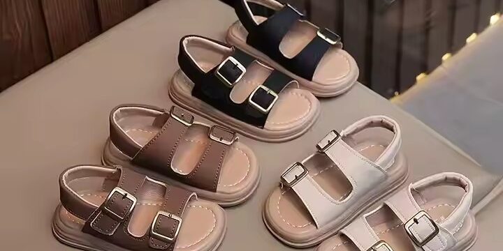 Trendy unisex kids sandals for boys and girls – breathable, non-slip summer style.