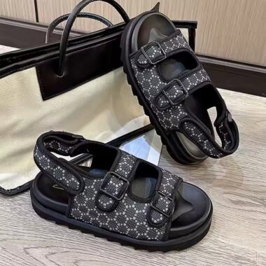 Casual summer fashion women sandals with breathable comfort and flat anti-slip sole.