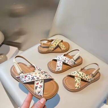Fashion girls’ summer sandals – breathable and comfortable kids footwear for daily wear.