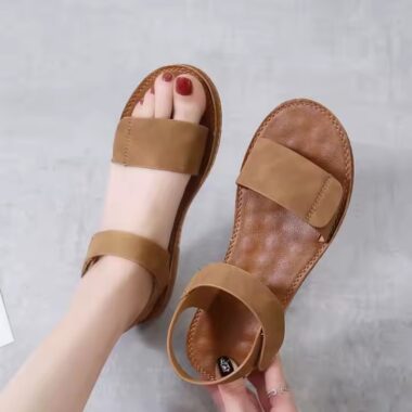 Hot sale fashion non-slip women sandals with comfortable flat sole for summer.
