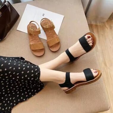 Hot sale fashion non-slip women sandals with comfortable flat sole for summer.