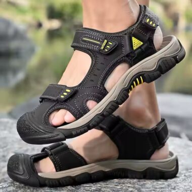 Stylish Lightweight Summer Beach Sandals for Men – Breathable & Trendy