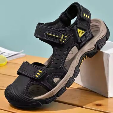 Stylish Lightweight Summer Beach Sandals for Men – Breathable & Trendy