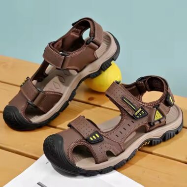 Stylish Lightweight Summer Beach Sandals for Men – Breathable & Trendy