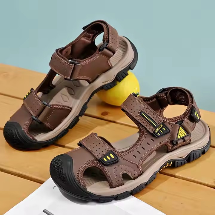 Stylish Lightweight Summer Beach Sandals for Men – Breathable & Trendy