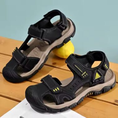 Stylish Lightweight Summer Beach Sandals for Men – Breathable & Trendy