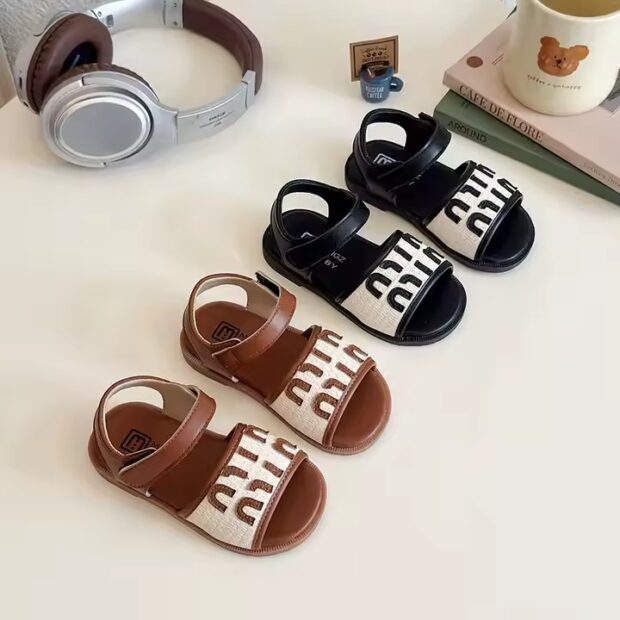 Summer New Fashion Girls' Sandals – Stylish and Comfortable Footwear for Kids