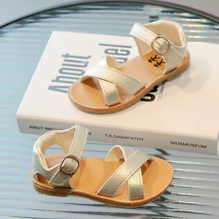 Solid color classic casual kids sandals with adjustable straps and breathable design for summer.