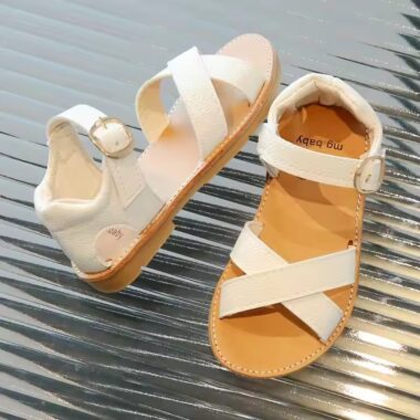 Solid color classic casual kids sandals with adjustable straps and breathable design for summer.