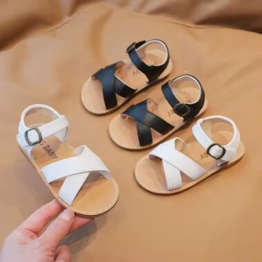 Solid color classic casual kids sandals with adjustable straps and breathable design for summer.