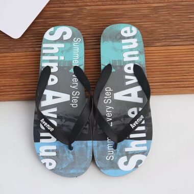 Lightweight anti-slip men flip flops for summer wear