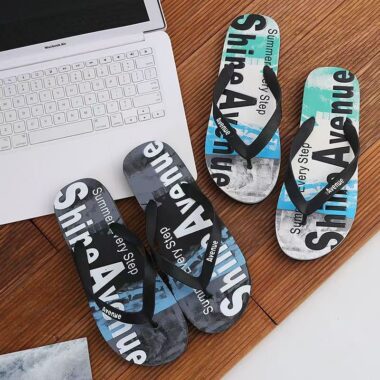 Lightweight anti-slip men flip flops for summer wear