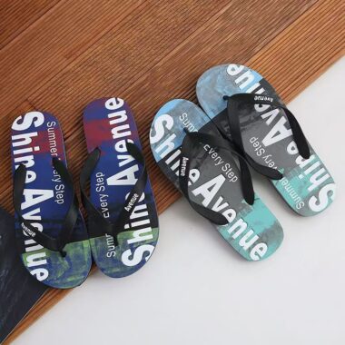 Lightweight anti-slip men flip flops for summer wear