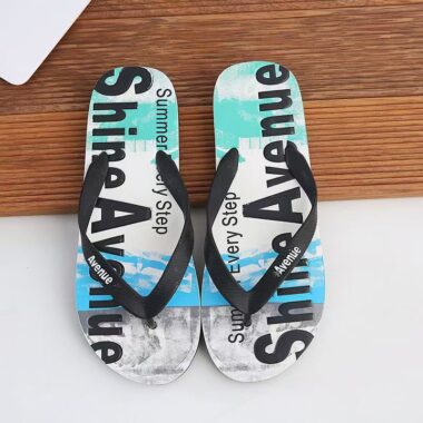 Lightweight anti-slip men flip flops for summer wear