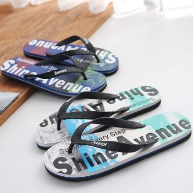 Lightweight anti-slip men flip flops for summer wear