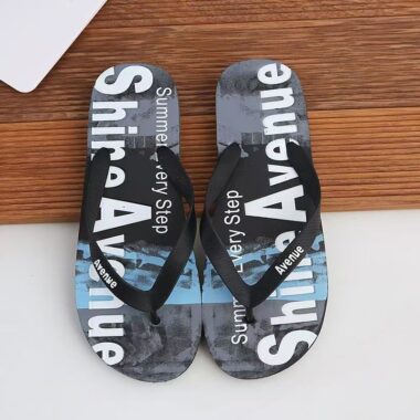 Lightweight anti-slip men flip flops for summer wear