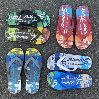 Trendy anti-slip men flip flops with custom design
