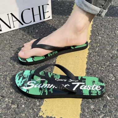 Trendy anti-slip men flip flops with custom design