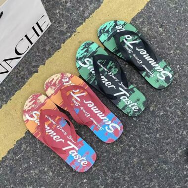 Trendy anti-slip men flip flops with custom design