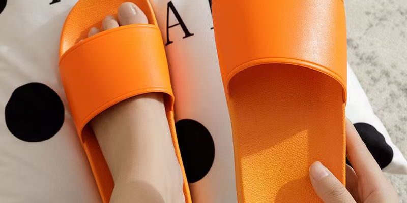 Indoor anti-slip odor-resistant unisex slides for home