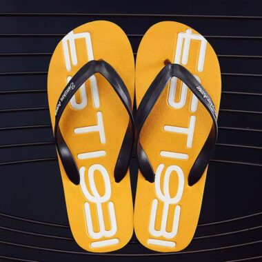 Outdoor soft anti-slip men flip flops durable summer wear