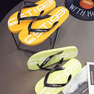 Outdoor soft anti-slip men flip flops durable summer wear
