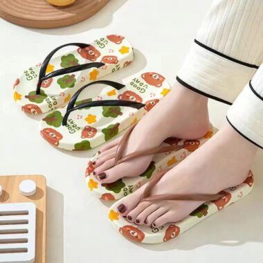 Cartoon bear women flip flops with cute design