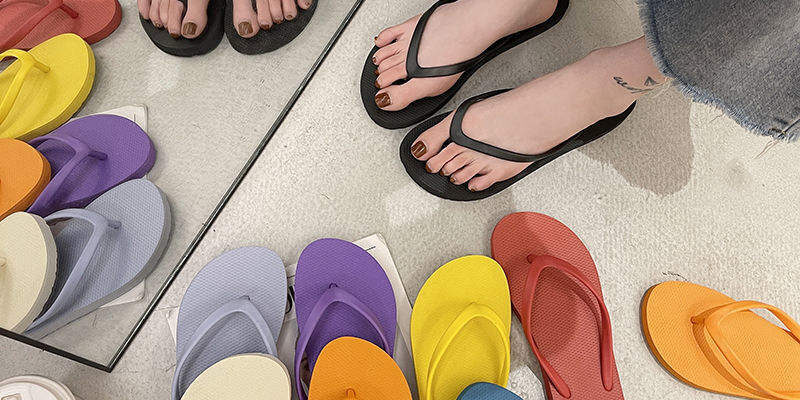 Stylish solid color women flip flop summer wear