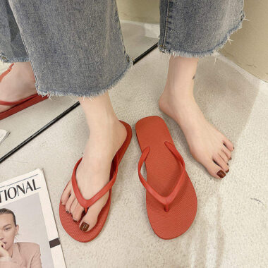 Stylish solid color women flip flop summer wear