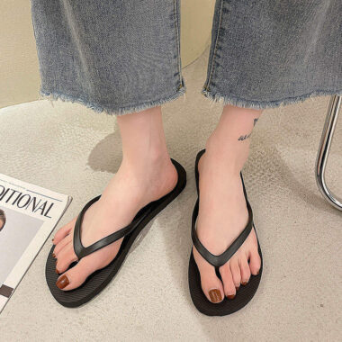 Stylish solid color women flip flop summer wear