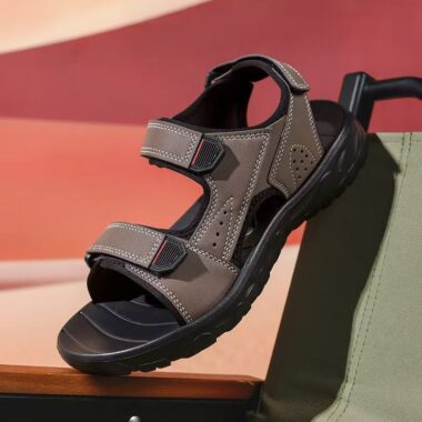 Breathable summer hook-and-loop anti-slip beach sandals for men