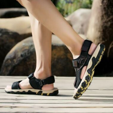 Summer casual velcro strap outdoor lightweight men sandals