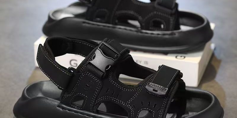 Fashion casual soft-sole outdoor summer beach sandals for men