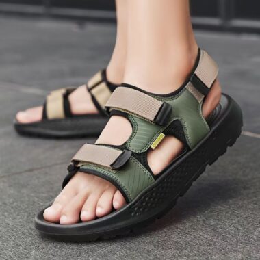 Outdoor anti-slip beach sport velcro summer men sandals