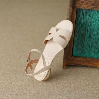 Premium leather low-heel strap women sandals for daily wear