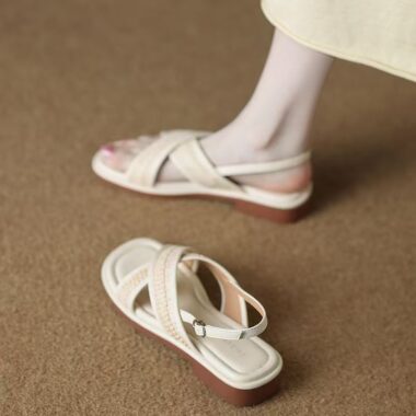 Retro soft leather flat casual fashion women sandals