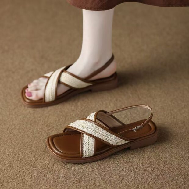 Retro soft leather flat casual fashion women sandals