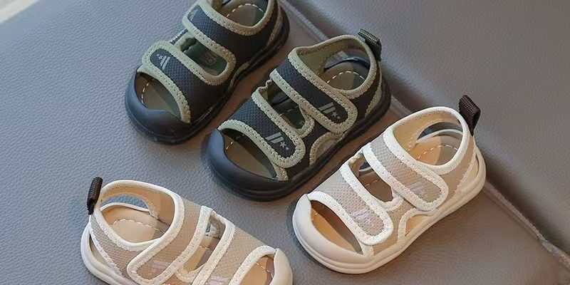 Soft sole closed-toe summer sandals for toddler boys