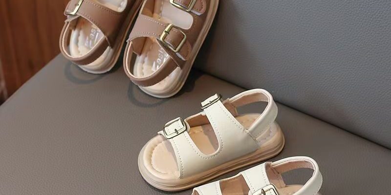 Soft sole casual beach unisex sandals for kids summer use
