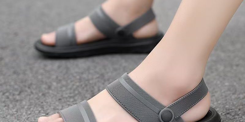 Flat anti-slip casual summer outdoor men sandals